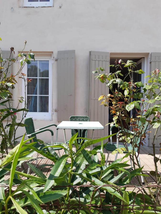 Appartamento Le Studio De La Casa Fourquaise Fourques-sur-Garonne Esterno foto