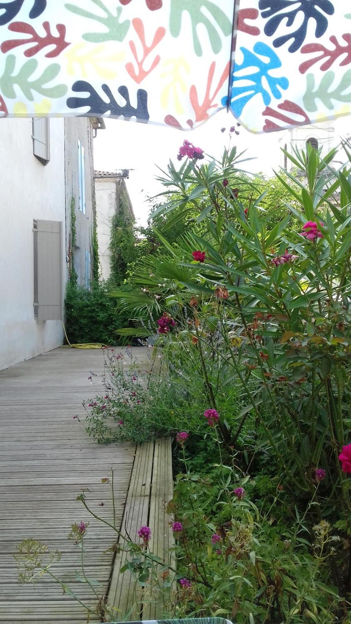 Appartamento Le Studio De La Casa Fourquaise Fourques-sur-Garonne Esterno foto